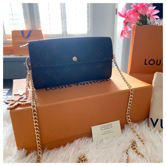 Louis Vuitton Handbags - ❤️Vintage Louis Vuitton Sarah Crossbody Bag❤️